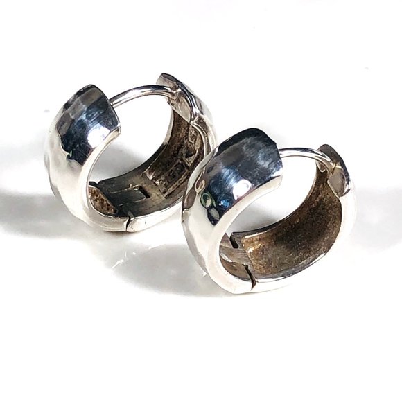 Silpada Jewelry - Silpada Hard to Find Hammered Hoop Huggie Earrings